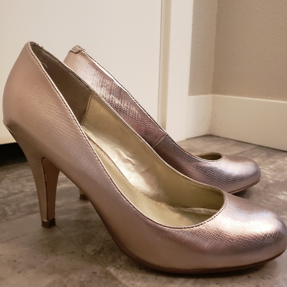 Rose Gold Heel - Picture 4 of 5